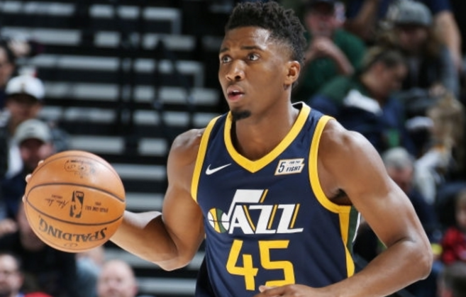 压制了鹈鹕 压制了鹈鹕